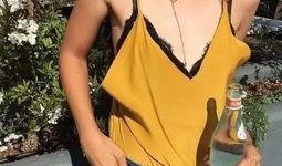 赤红内衣搜狐视频,搜狐视频独家呈现的激情燃烧的青春故事