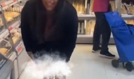 女生脱了内裤视频,内裤视频引发的争议与反思