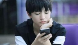 王俊凯转圈挑战视频,青春活力展现无遗