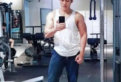 肌肉男 撩妹视频