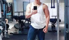 肌肉男 撩妹视频