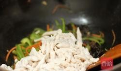 鱼香鸡丝的做法视频,家常美味，一学就会的川菜经典