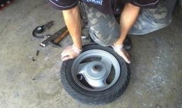 换轮胎视频教学,换轮胎视频教程，轻松掌握轮胎更换技巧