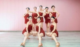 牛奶颂舞蹈视频,轻盈舞步演绎诗意生活