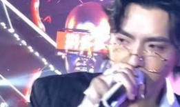 吴亦凡喝水搞笑视频,搞笑场面引网友热议