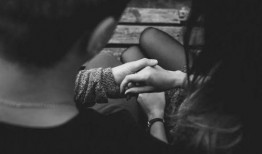 分手视频伤感15秒,泪洒15秒，情感漩涡中的无奈告别