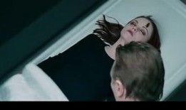 女人死亡时的挣扎视频,还原女性生命最后一刻的惊心动魄