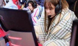 棉被包裹美女视频,揭秘包裹美女的神秘魅力